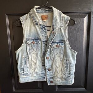 American eagle Jean vest